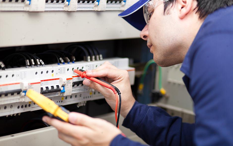 recherche électricien Paris 7